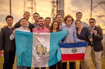 Jóvenes pioneros del primer satélite Guatemalteco (Entrevista)